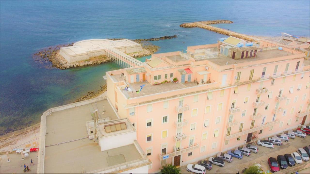 Bed and Breakfast Lupen III à Civitavecchia Extérieur photo